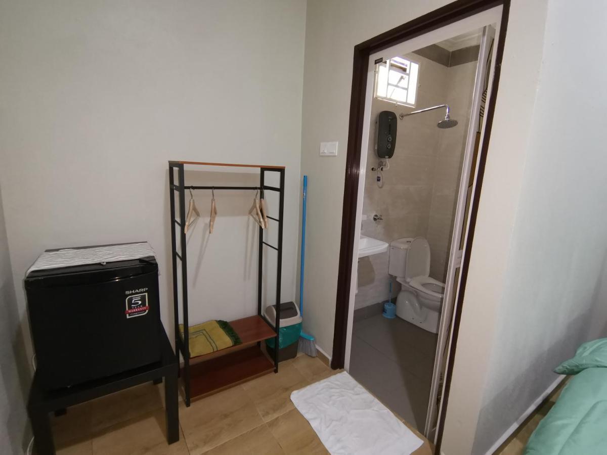 Faris'S Homestay & Resort Pasir Puteh Bagian luar foto