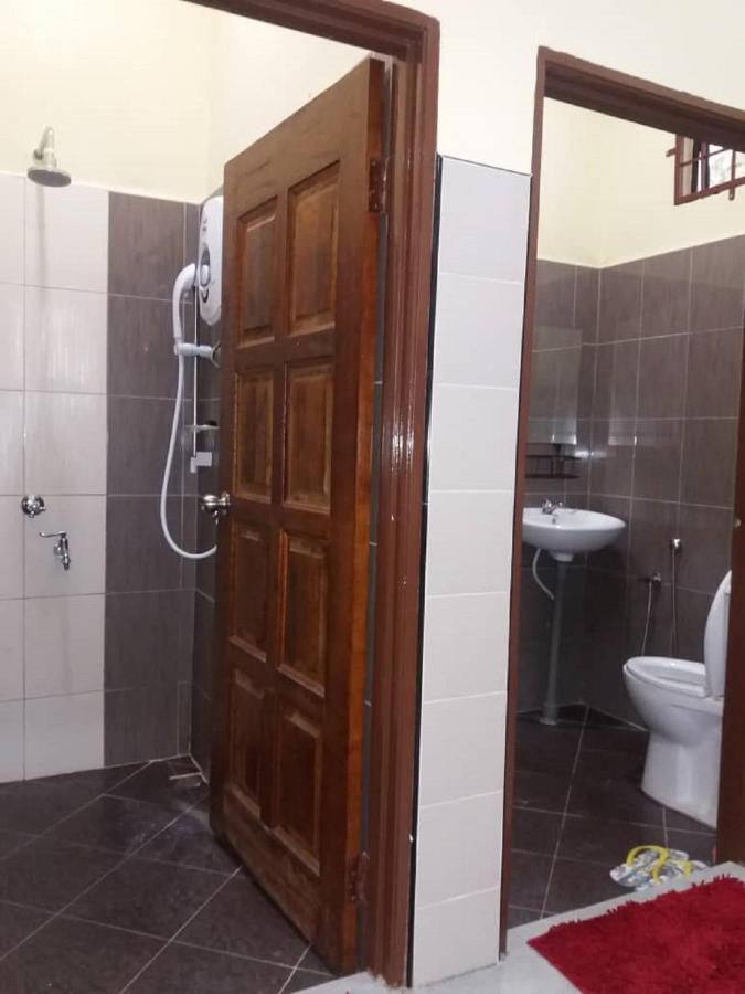 Faris'S Homestay & Resort Pasir Puteh Bagian luar foto