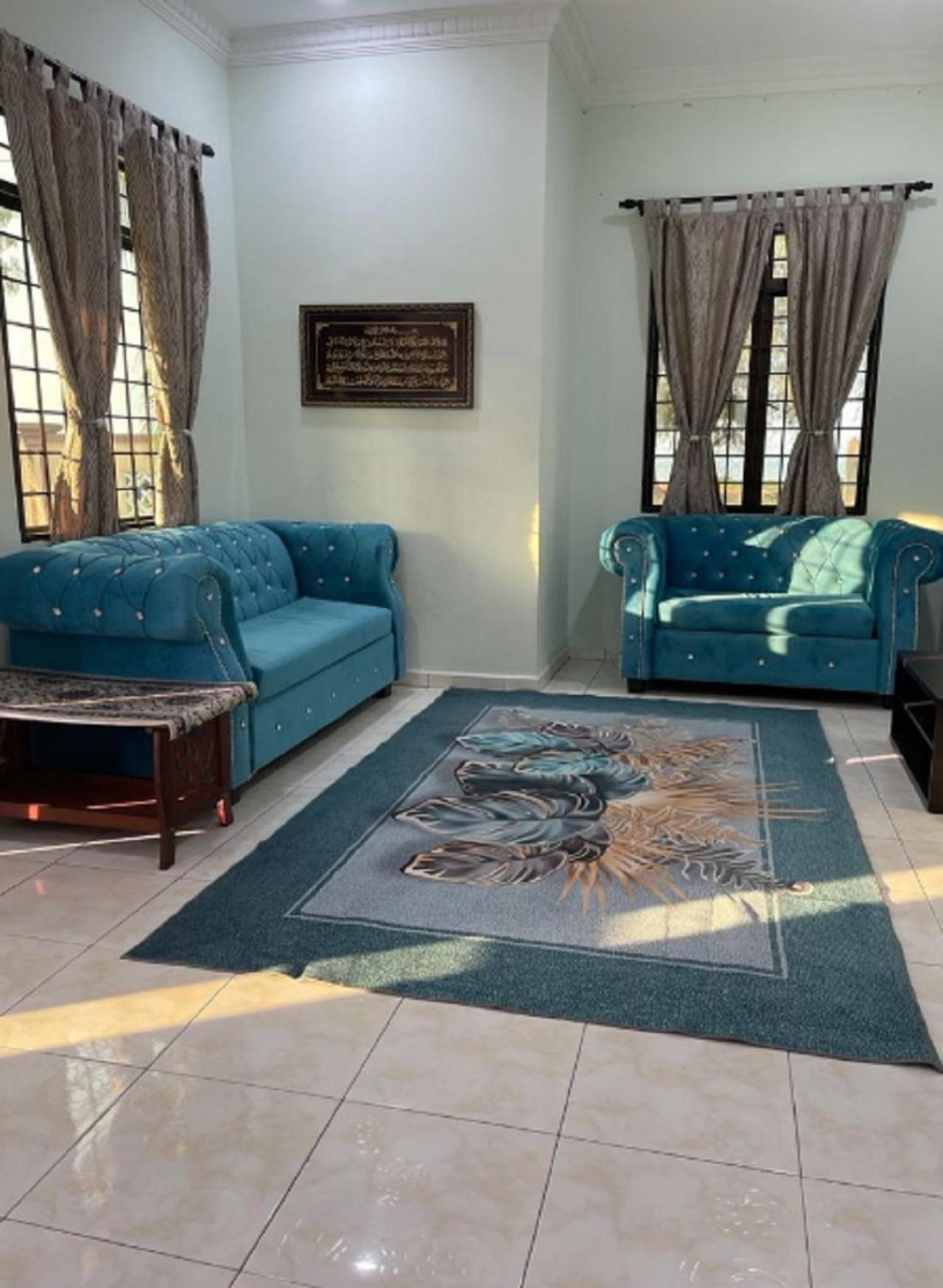 Faris'S Homestay & Resort Pasir Puteh Bagian luar foto
