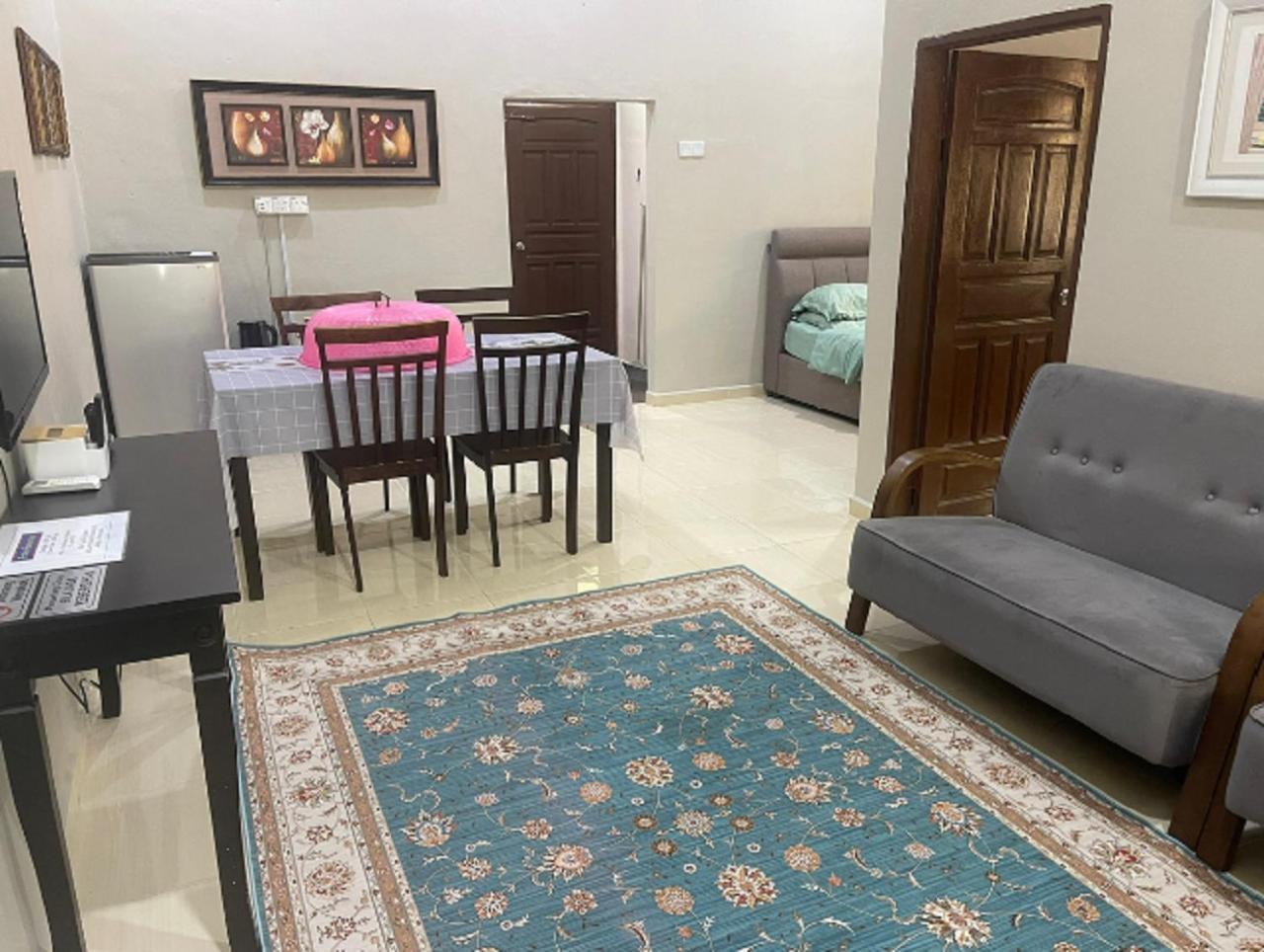 Faris'S Homestay & Resort Pasir Puteh Bagian luar foto